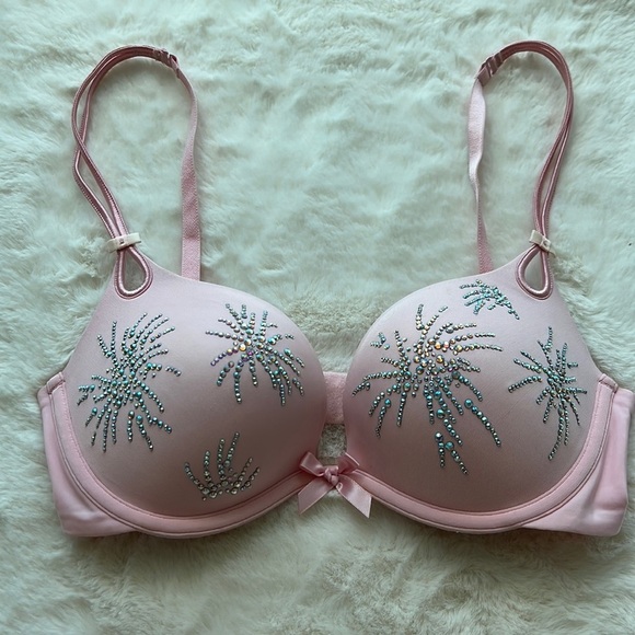 Victoria's Secret Other - Victoria Secrets womens bra size 32 D